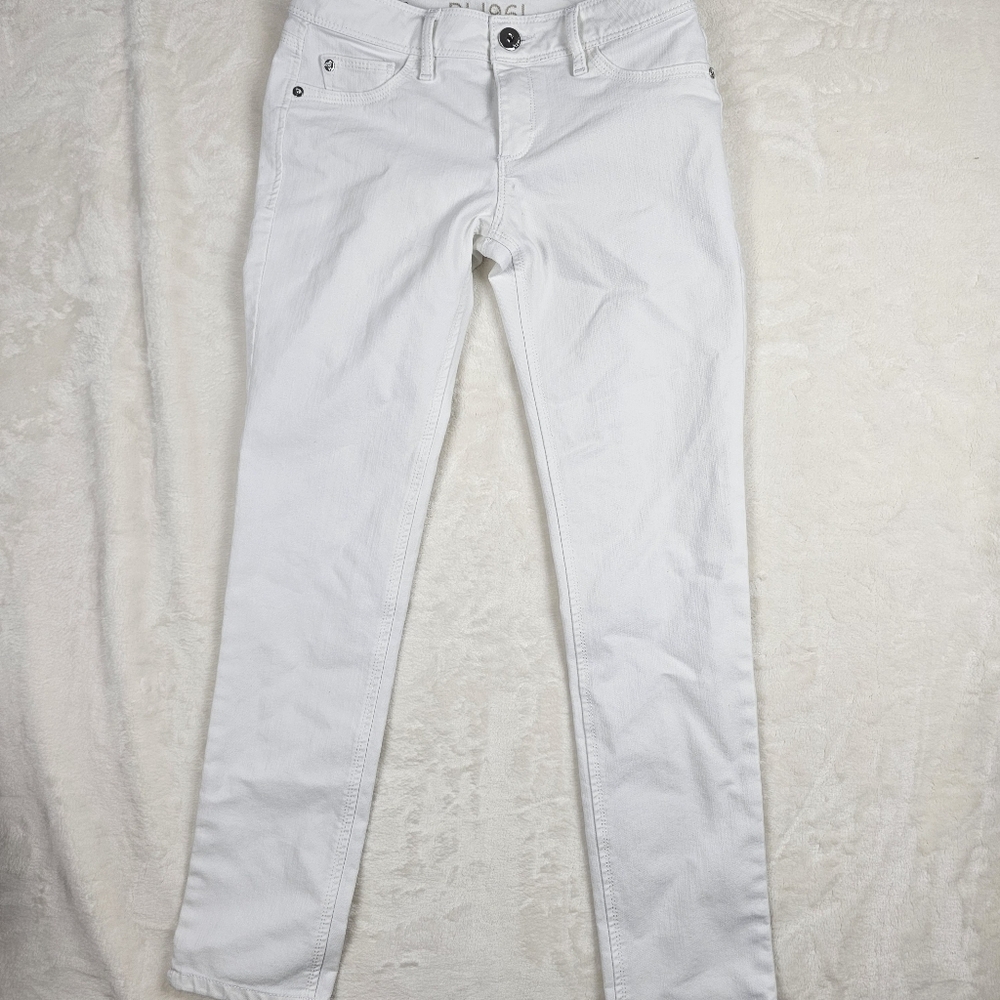 DL1961 White Jeans 26 premium Denim Angel mid rise skinny 360 stretch Women’s